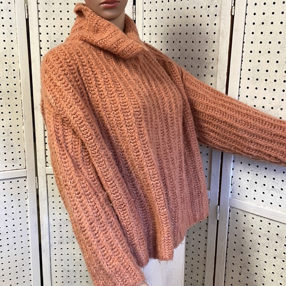 Free People sweater - Picture 5 of 8